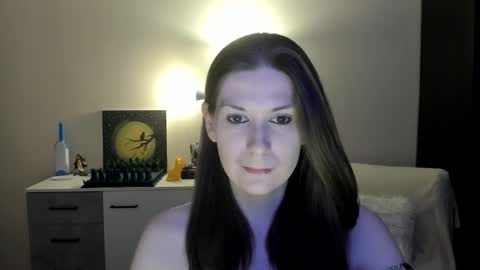 Greta online show from November 2025 09:37:02 PM