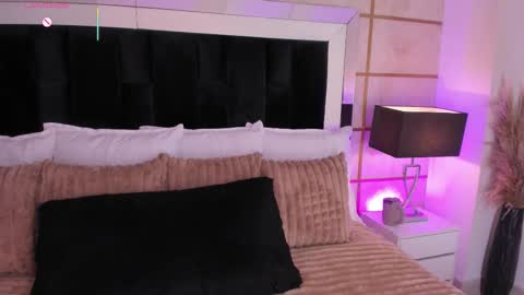 Greta Velvet  online show from January 2026 04:56:02 PM