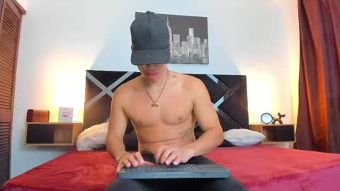 Snapshot of grey_noa22 chatting on April 2026 01:02:02 PM Benjamin online show from April 2026 01:02:02 PM
