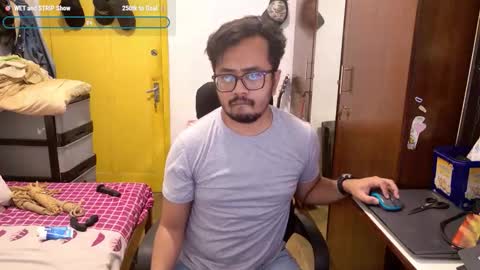 Snapshot of greybondage93 chatting on December 2025 03:41:02 PM Grey Hardy Slave online show from December 2025 03:41:02 PM