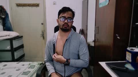 Snapshot of greybondage93 chatting on February 2026 03:32:02 PM Grey Hardy Slave online show from February 2026 03:32:02 PM