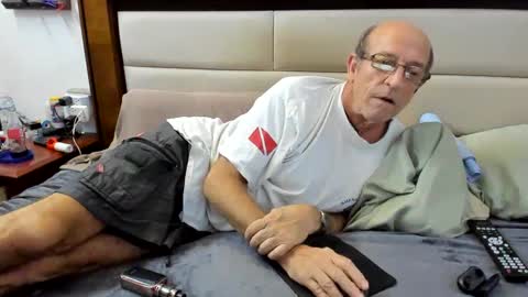 Grey.  If viewing your cam I am more likely to stay if you show your face. online show from December 2024 07:50:02 AM