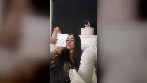 Snapshot of gryllsey_and_bella chatting on June 2026 10:02:02 AM Bella and Gryllsey online show from June 2026 10:02:02 AM