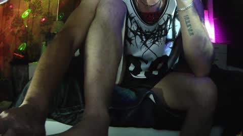 YOUNEEKWAYSTOPLEASEYOU online show from December 2024 10:28:02 PM