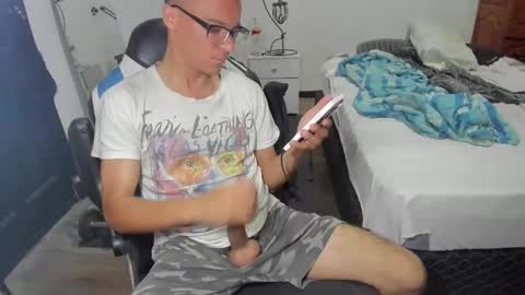 guachin_new online show from December 2024 05:09:02 AM