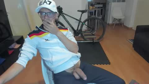 guachin_new online show from September 2025 06:29:02 PM