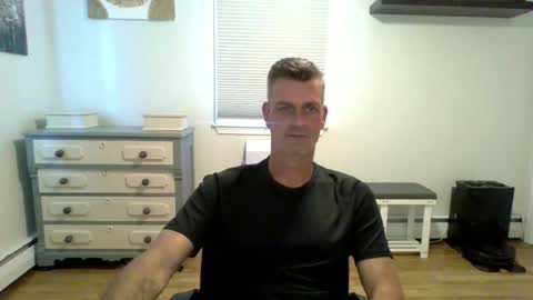 Snapshot of gudguy2025 chatting on June 2026 04:32:01 PM gudguy2025 online show from June 2026 04:32:01 PM