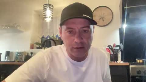 guil0 online show from January 2026 08:36:02 PM