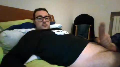 Snapshot of gullit93 chatting on February 2026 08:25:02 PM gullit93 online show from February 2026 08:25:02 PM