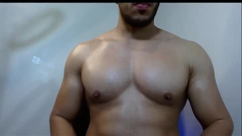 holl latino online show from April 2026 11:49:02 PM