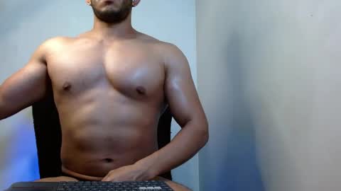 Snapshot of gurushake chatting on May 2026 06:15:02 PM holl latino online show from May 2026 06:15:02 PM