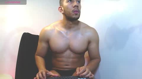 Snapshot of gurushake chatting on July 2026 07:05:02 PM holl latino online show from July 2026 07:05:02 PM