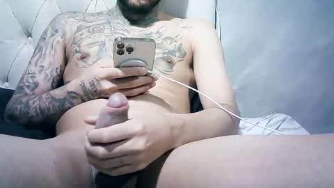 gustavo942493 online show from May 2026 06:59:01 PM