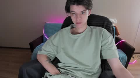 guy_liam1 online show from December 2024 01:24:02 PM