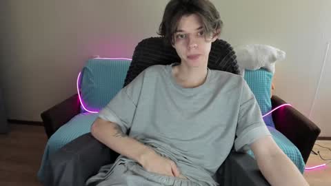 guy_liam1 online show from February 2025 01:09:02 PM