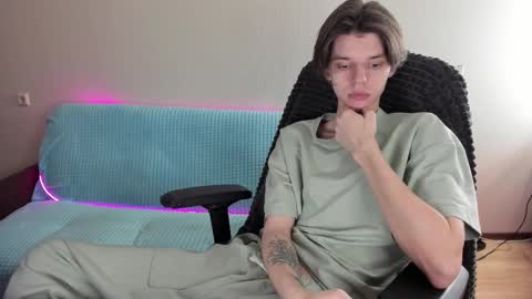 guy_liam1 online show from February 2025 02:20:01 PM