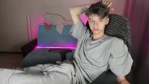 guy_liam1 online show from September 2025 04:31:02 PM