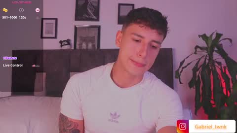 Snapshot of guy_twinks chatting on July 2026 04:37:01 AM Gabriel online show from July 2026 04:37:01 AM