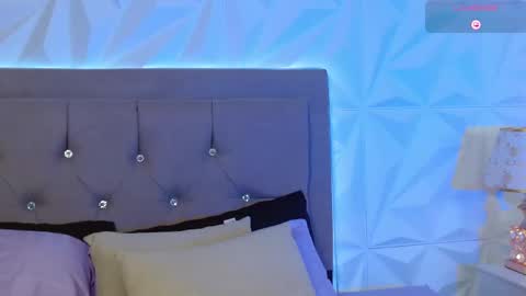 Gwen Drew online show from September 2025 01:14:02 PM