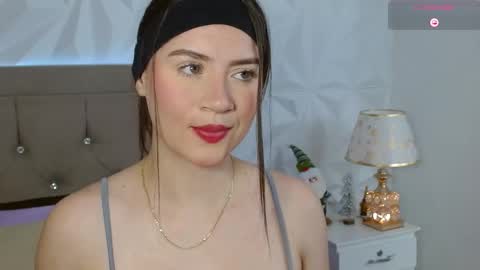 Gwen Drew online show from December 2025 01:07:01 PM