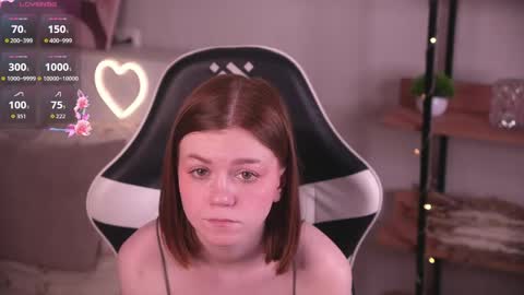 Snapshot of gwendatortoriello chatting on May 2026 04:04:02 PM Hello everyone Im May online show from May 2026 04:04:02 PM