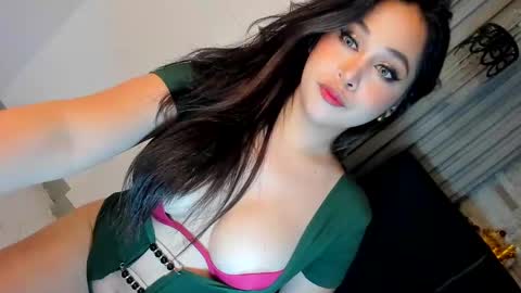 Gwyn online show from December 2024 06:01:02 AM