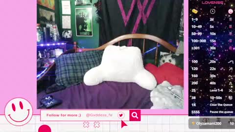 Snapshot of gxddess_fe chatting on December 2024 11:48:01 PM Goddess Fe online show from December 2024 11:48:01 PM