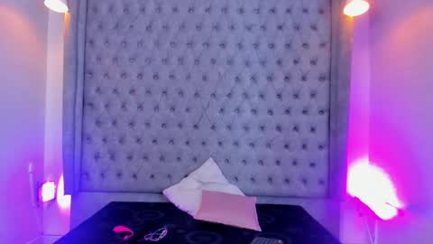 Gyal Smith online show from May 2026 04:18:02 AM