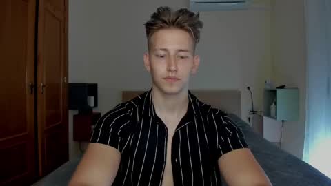 Oliver online show from February 2025 04:42:02 PM