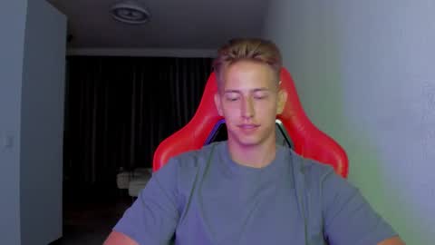 Oliver online show from November 2025 12:44:01 AM