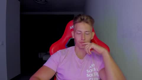 Oliver online show from November 2025 12:20:02 AM