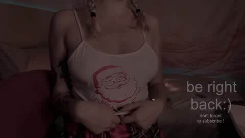 Lana online show from September 2025 02:22:02 AM