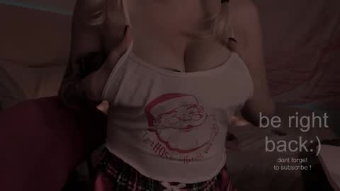 Lana online show from December 2025 09:54:01 PM