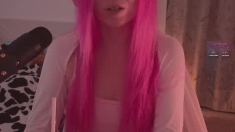 Lana online show from March 2026 08:19:02 PM