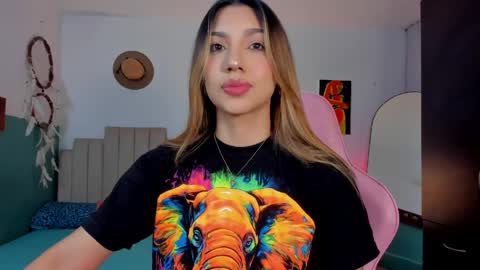 Paulina  online show from April 2026 01:43:01 AM