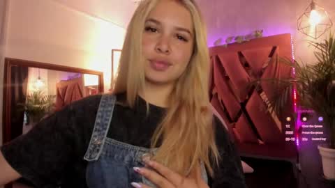 Snapshot of haelycute chatting on January 2025 11:17:01 AM Haely online show from January 2025 11:17:01 AM