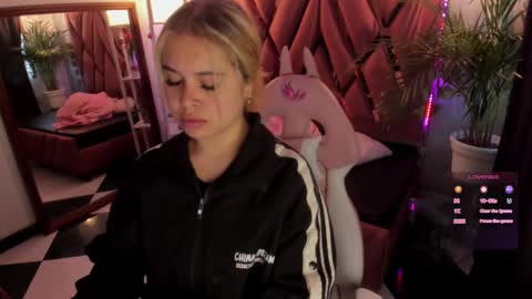 Snapshot of haelycute chatting on January 2025 11:33:02 AM Haely online show from January 2025 11:33:02 AM