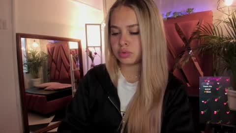 Snapshot of haelycute chatting on March 2025 11:19:01 AM Haely online show from March 2025 11:19:01 AM