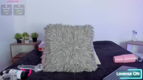 hailey_hadid online show from September 2025 07:16:01 PM