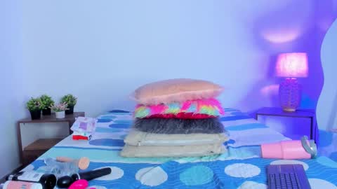 hailey_hadid online show from October 2025 07:15:01 PM