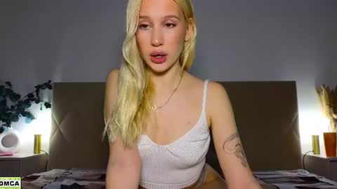 Snapshot of hailey_would chatting on June 2026 10:01:02 PM hailey_would online show from June 2026 10:01:02 PM