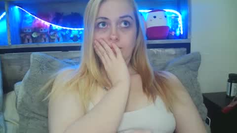 Hailey and d online show from February 2025 10:33:01 PM