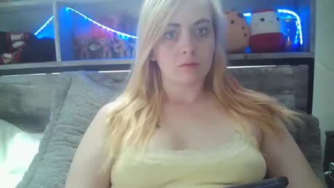 Hailey and d online show from March 2025 08:00:01 PM