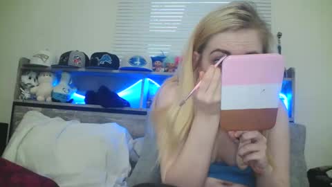 Hailey and d online show from March 2025 11:00:02 PM