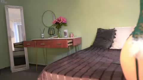 Hailey online show from February 2025 08:19:02 AM