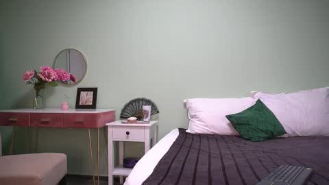 Hailey online show from September 2025 03:08:02 AM