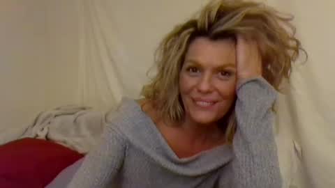 Hailey online show from January 2025 03:08:02 AM