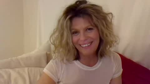 Hailey online show from February 2025 03:55:02 AM