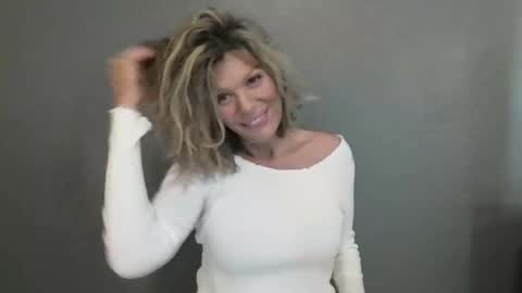 Hailey online show from April 2026 06:07:01 PM