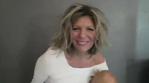 Hailey online show from April 2026 06:10:01 PM